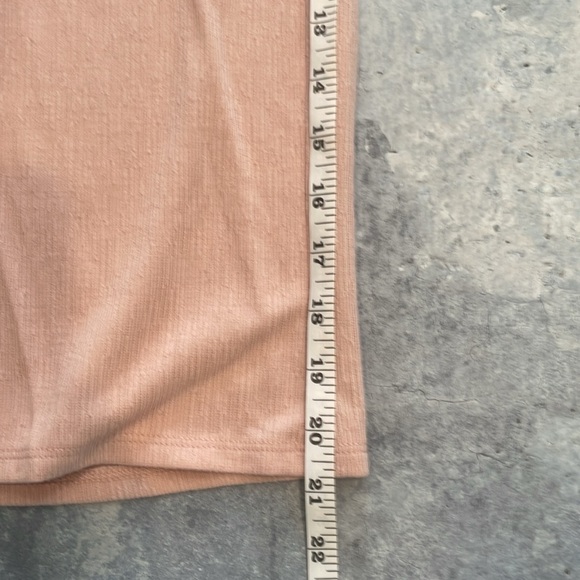 NWT casual peach Jumpsuit size large. Waist tie and v neck with bottons - Picture 7 of 7